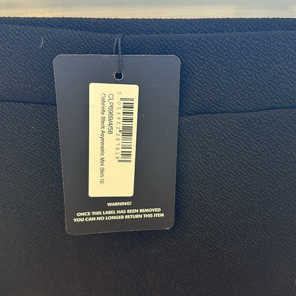 PrettyLittleThing Black Asymmetric Mini Skirt - Picture 4 of 4